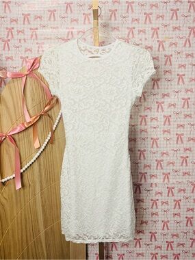 Lucy in the Sky White Floral Lace Cap-Sleeve Mini Shift Dress Bridal Wedding S